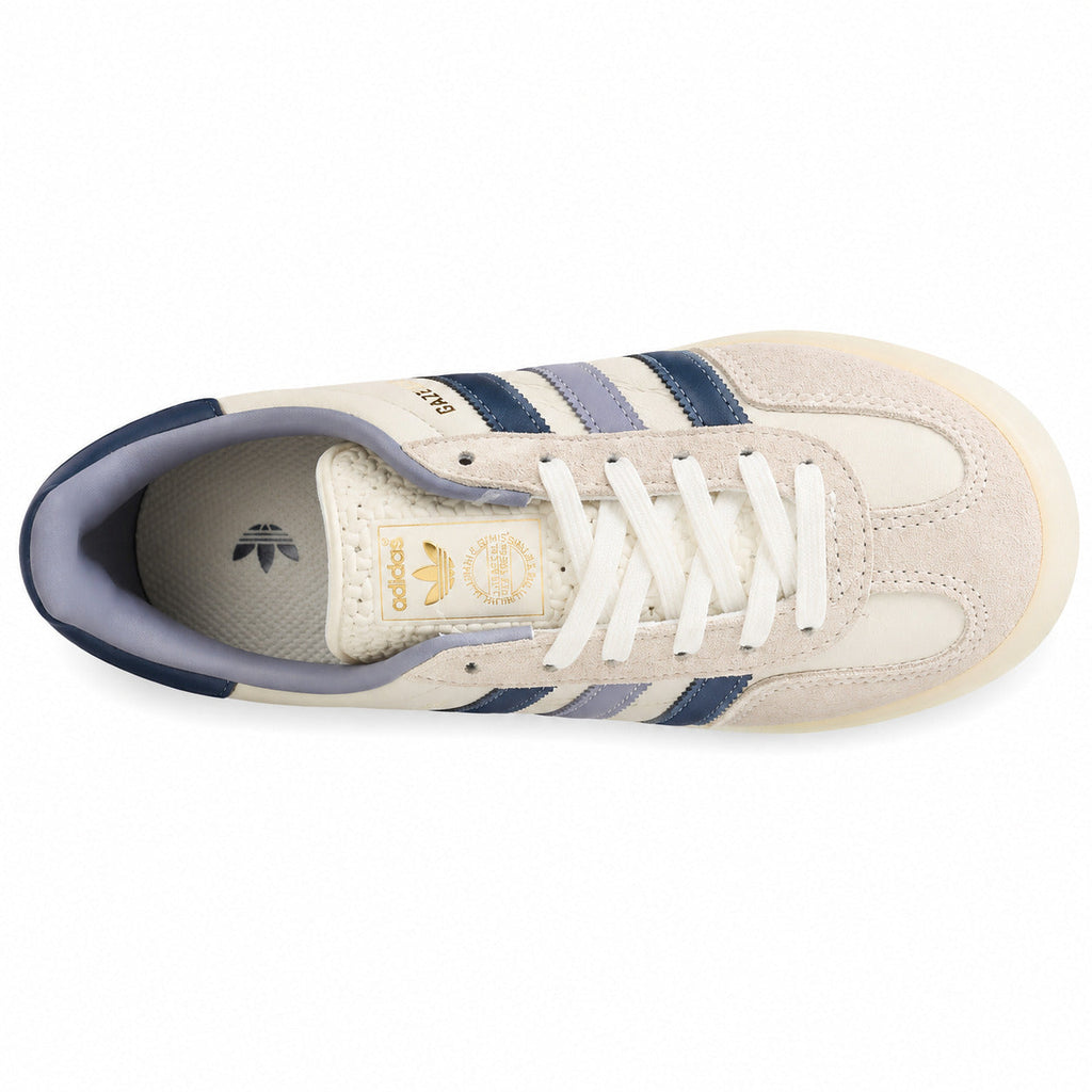 Adidas Gazelle crema azul-marinho suela crema vista superior