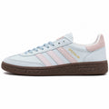Adidas Handball Spezial x Kith azul hielo rosa polvo lateral izquierdo suela borracha