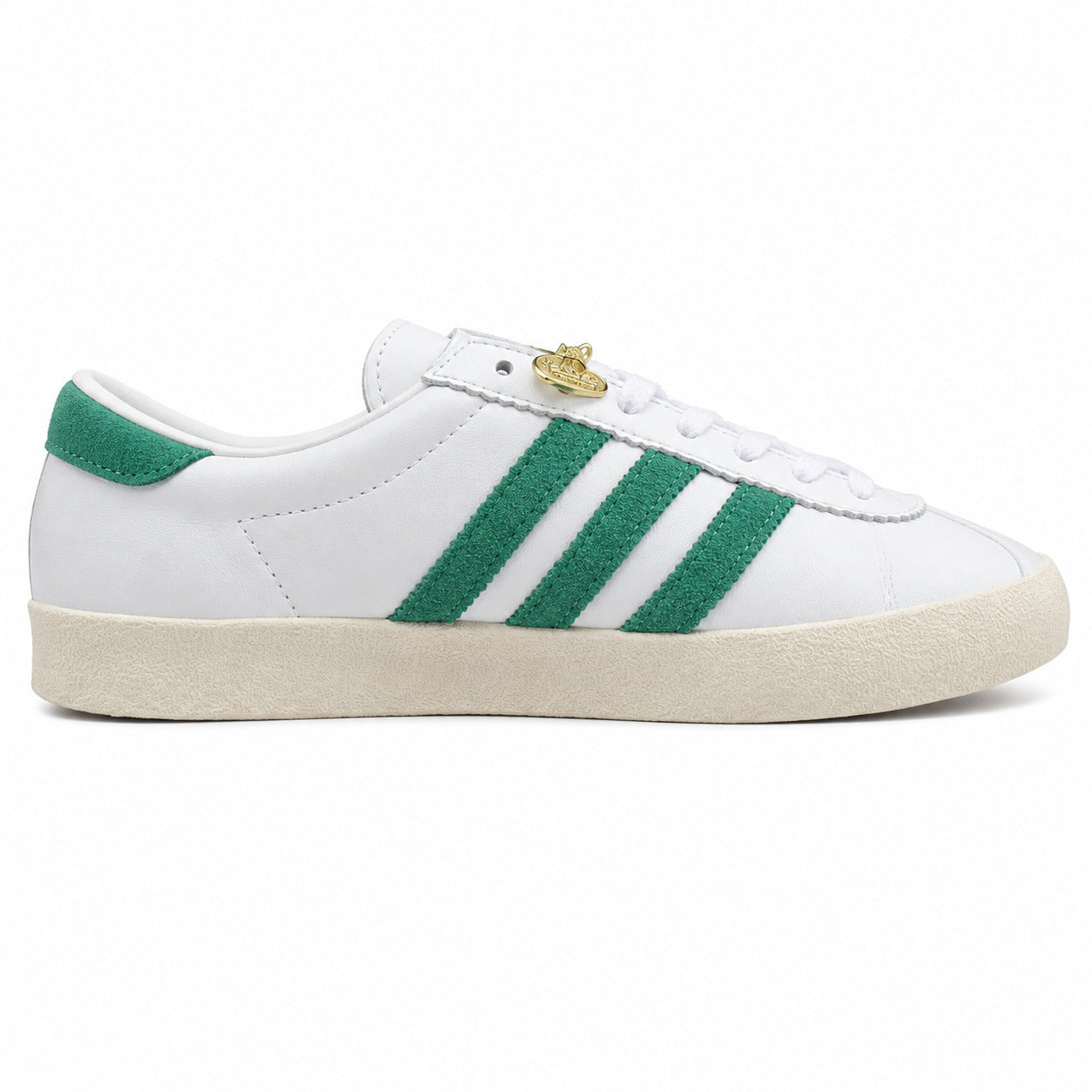 Adidas Taekwondo x Sporty Rich branco pele bandas verde ante colgante raqueta dorada perfil derecho