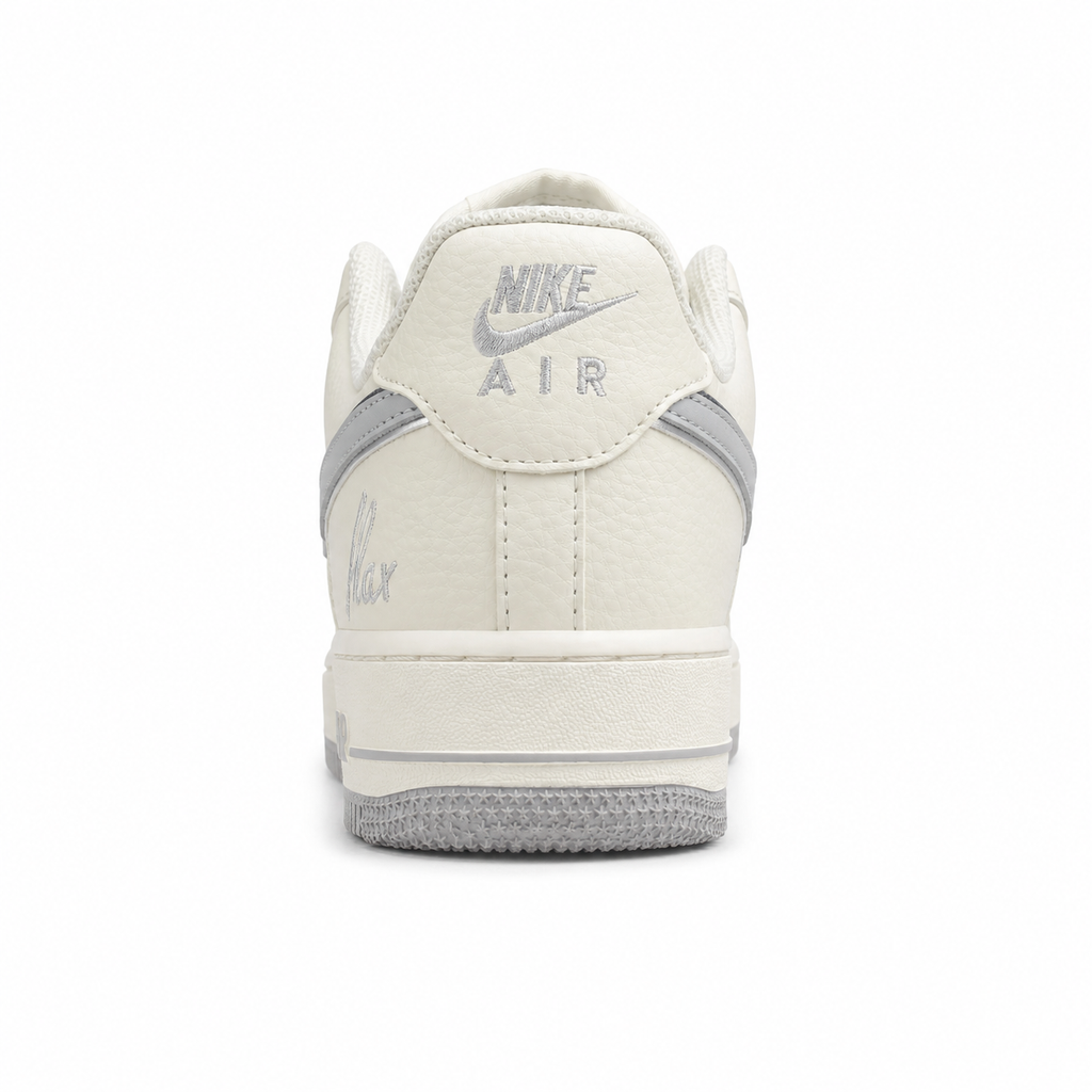 Nike Air Force 1 07 Flex crema cinzento talón detalle bordado