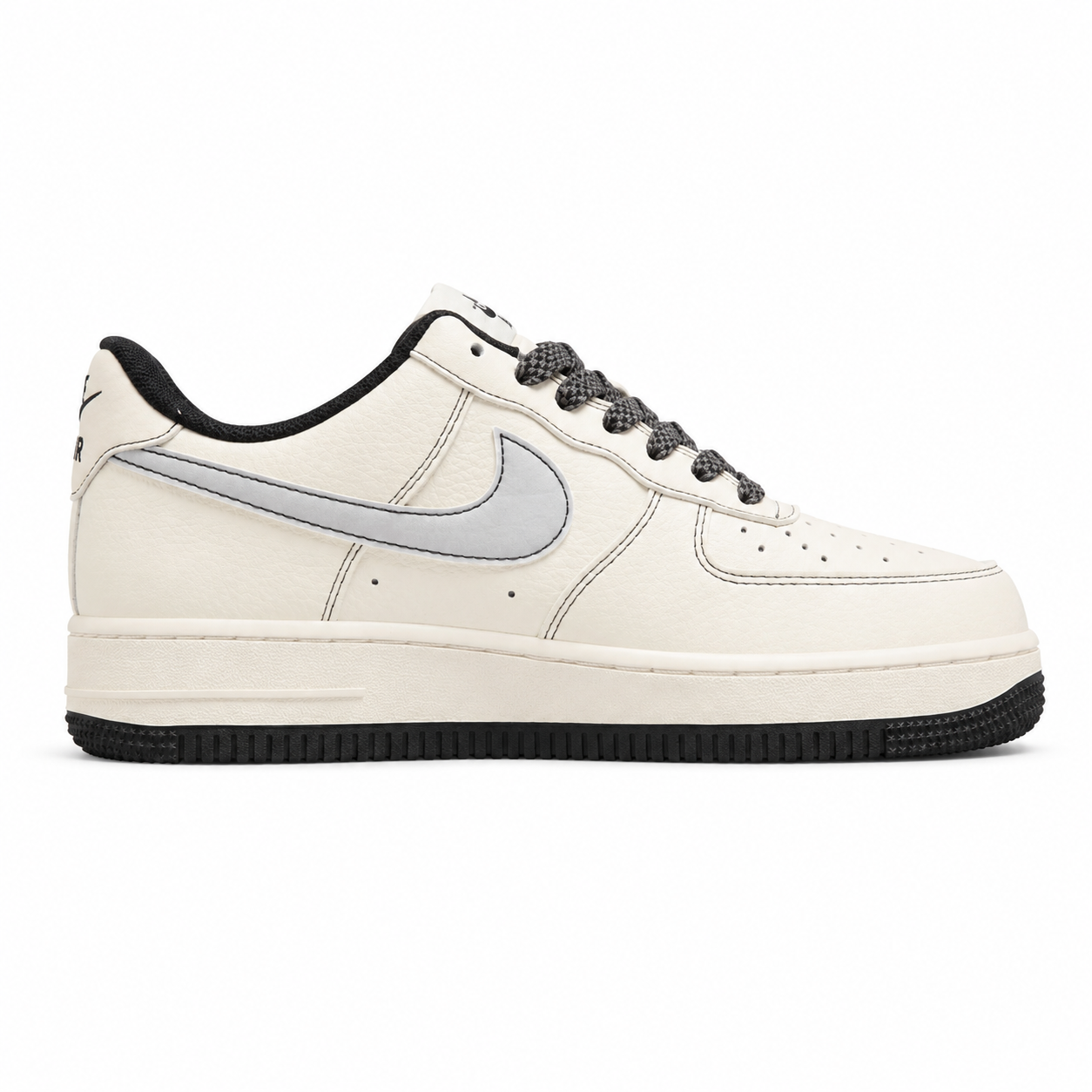 Nike Air Force 1 07 x Stussy beige preto carbon lateral derecha