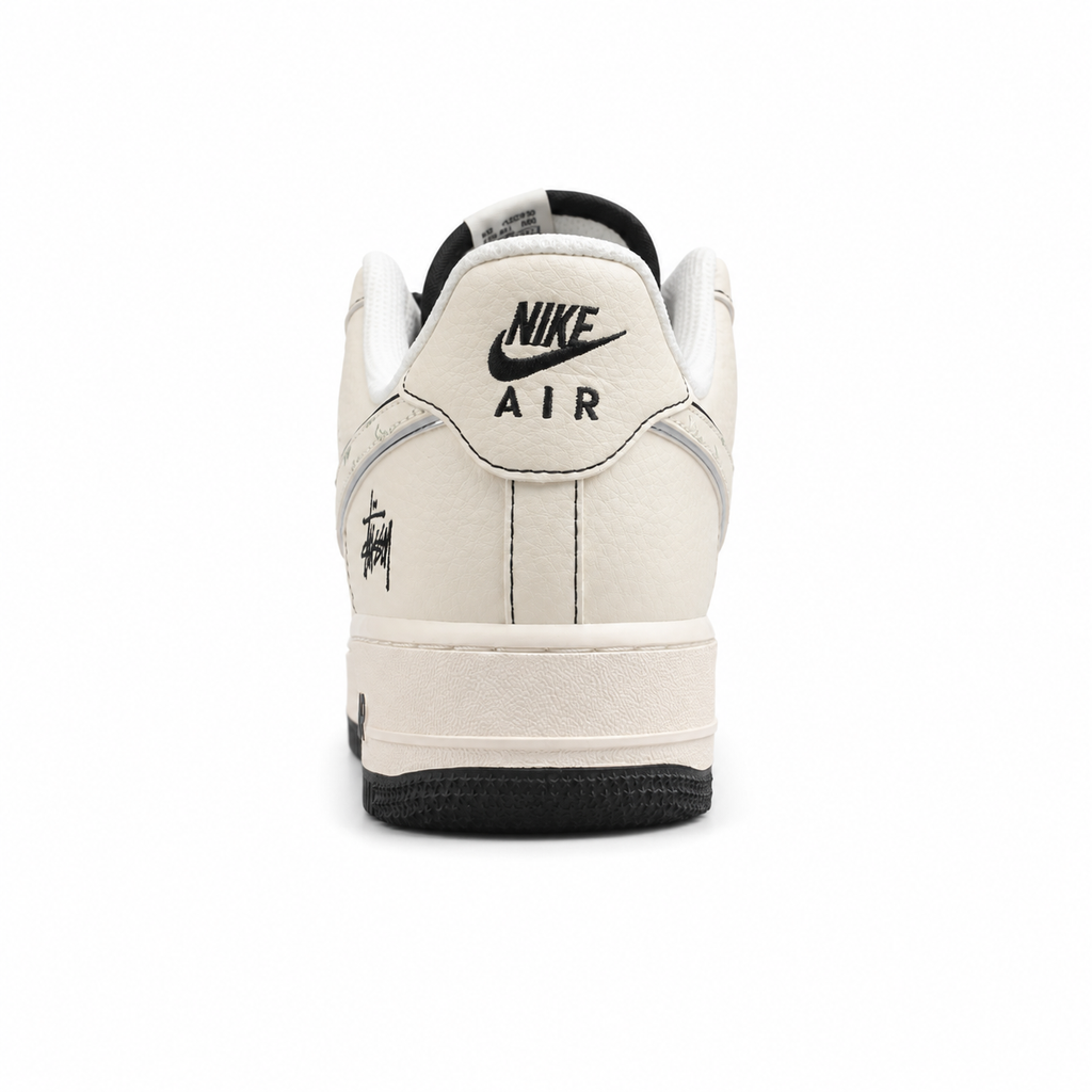 Nike Air Force 1 07 x Stussy crema preto talón detalle bordado
