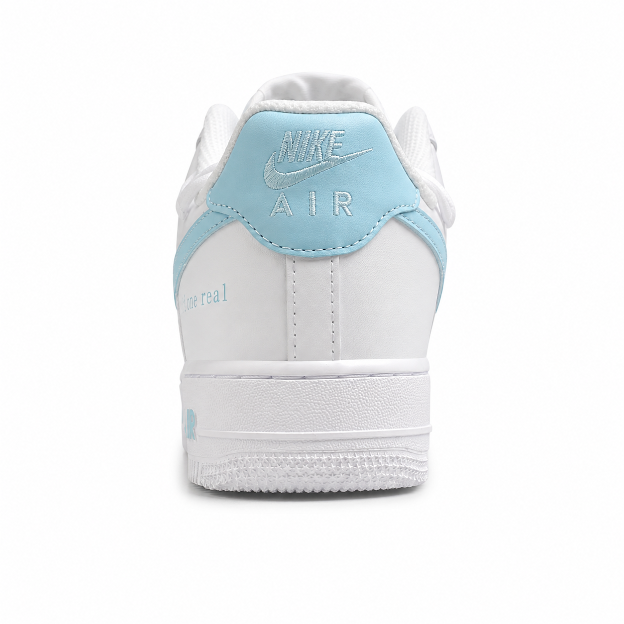 Nike Air Force 1 Low Love Real branco azul cielo talón detalle Nike Air