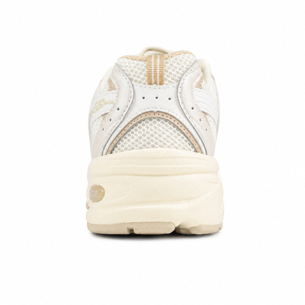 New Balance 530 crema y beige, detalle talón con tecnología ABZORB