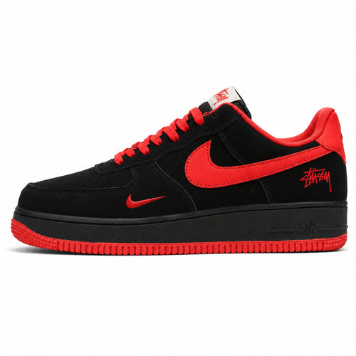 Nike Air Force 1 Low x Stussy preto vermelho ante lateral izquierdo