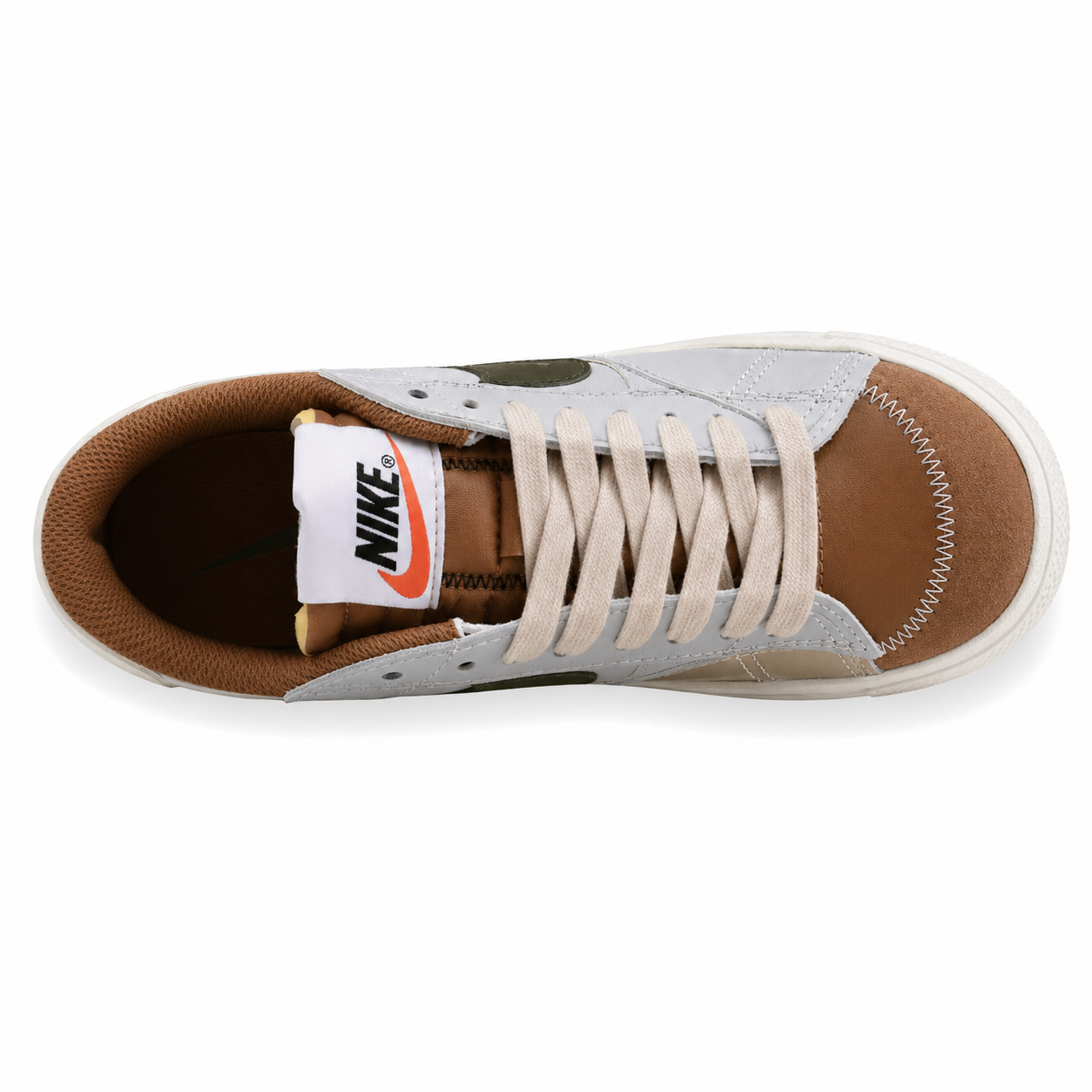 Nike Blazer Low 77 beige verde oliva vista superior