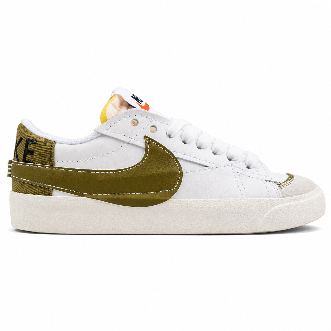 Nike Blazer Low 77 branco dourado lateral derecha