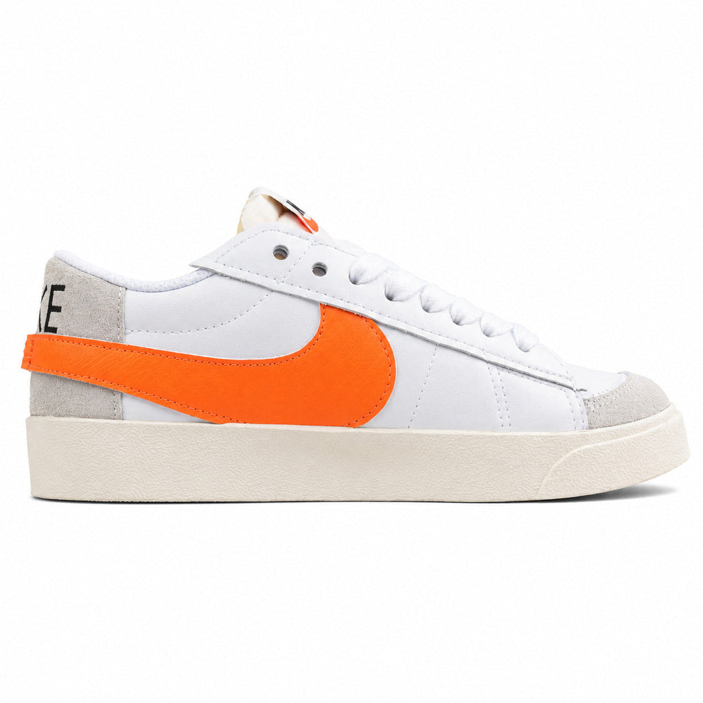 Nike Blazer Low 77 branco laranja lateral derecha