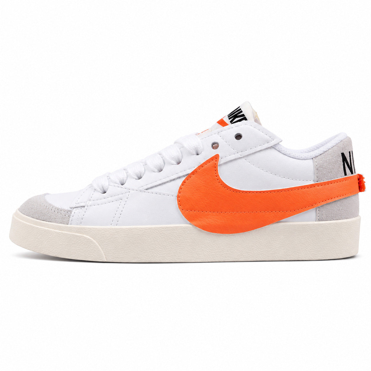 Nike Blazer Low 77 branco laranja lateral izquierda