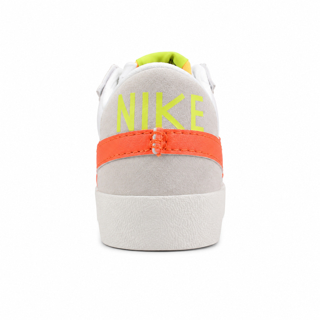 Nike Blazer Low 77 branco laranja lima vista trasera