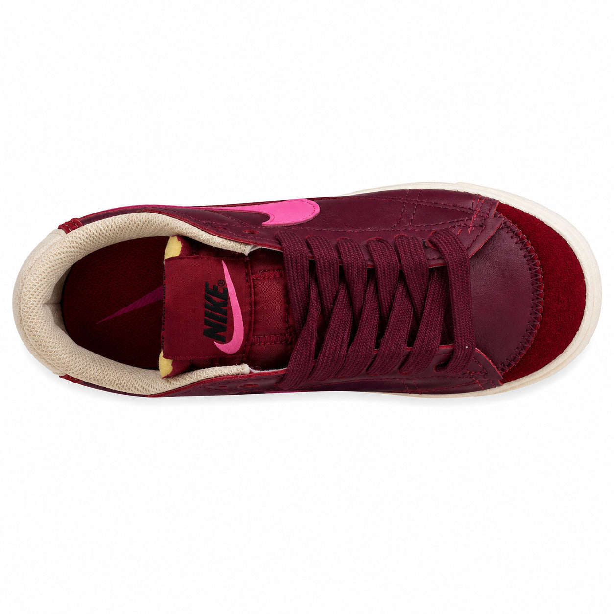 Nike Blazer Low 77 vermelho granate rosa vista superior cordones