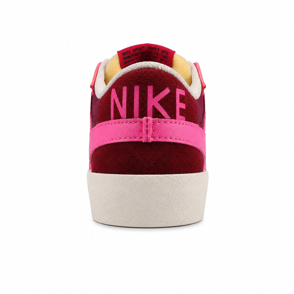 Nike Blazer Low 77 vermelho granate rosa detalle talón Nike