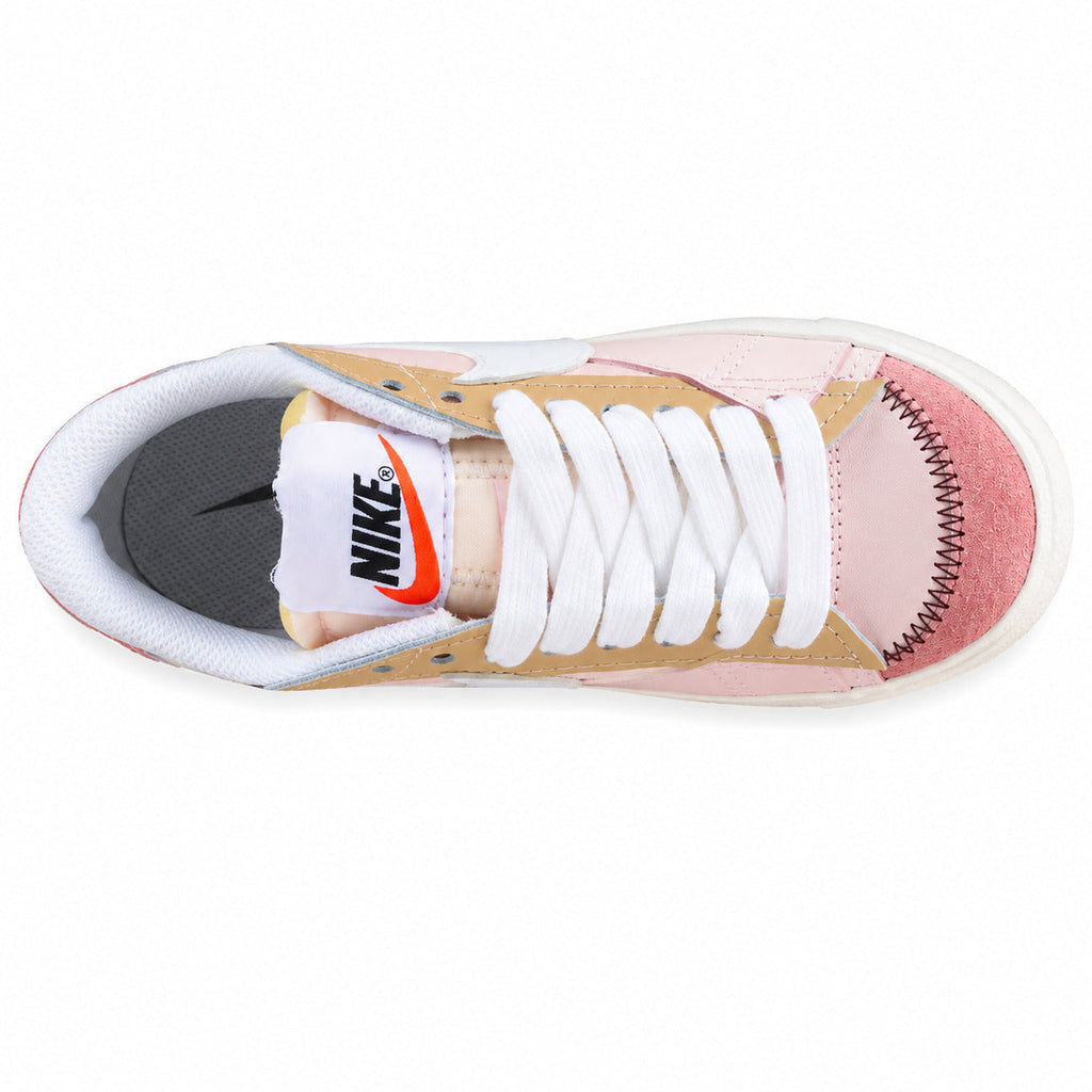 Nike Blazer Low 77 rosa beige branco vista superior cordones