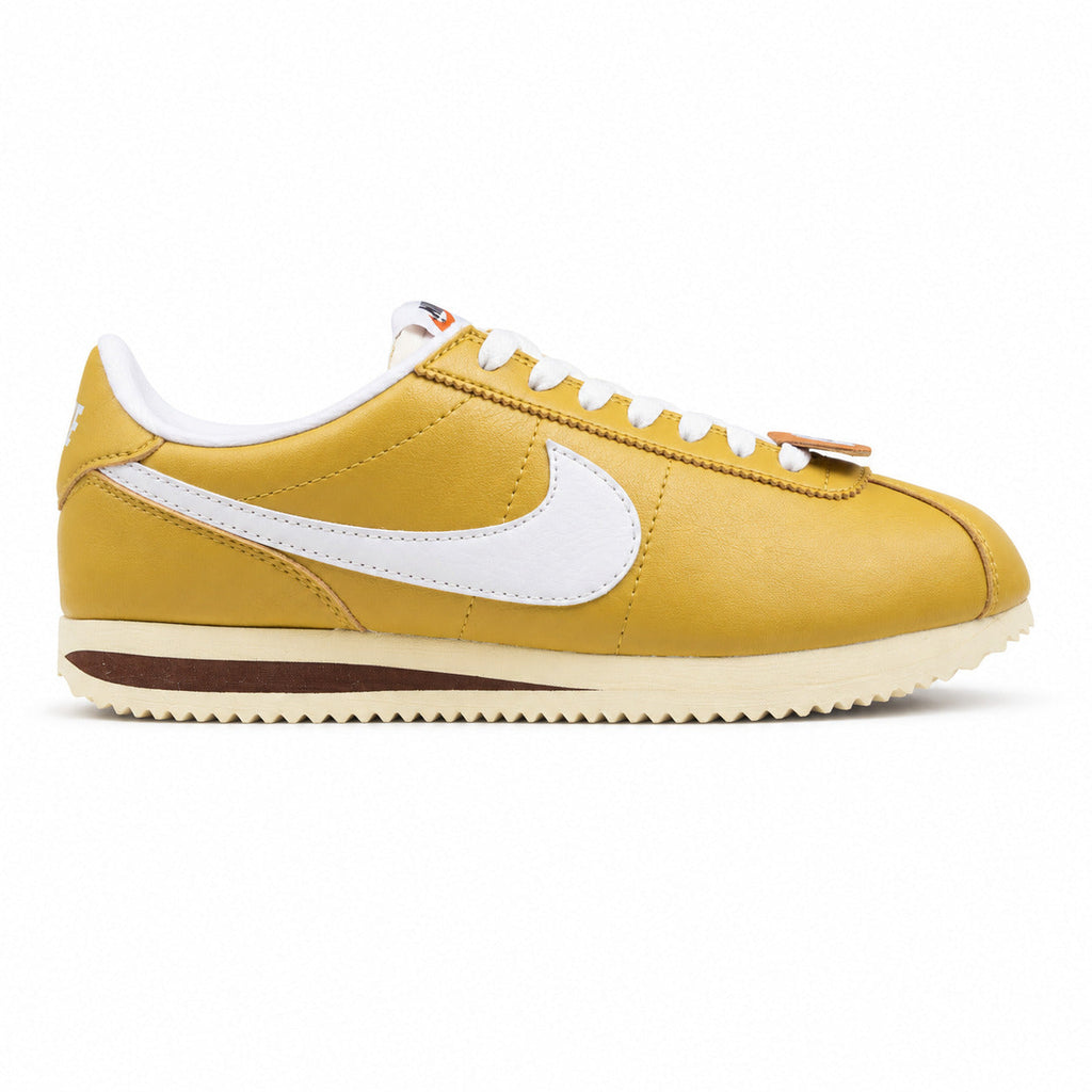 Nike Cortez amarelo branco lateral derecha
