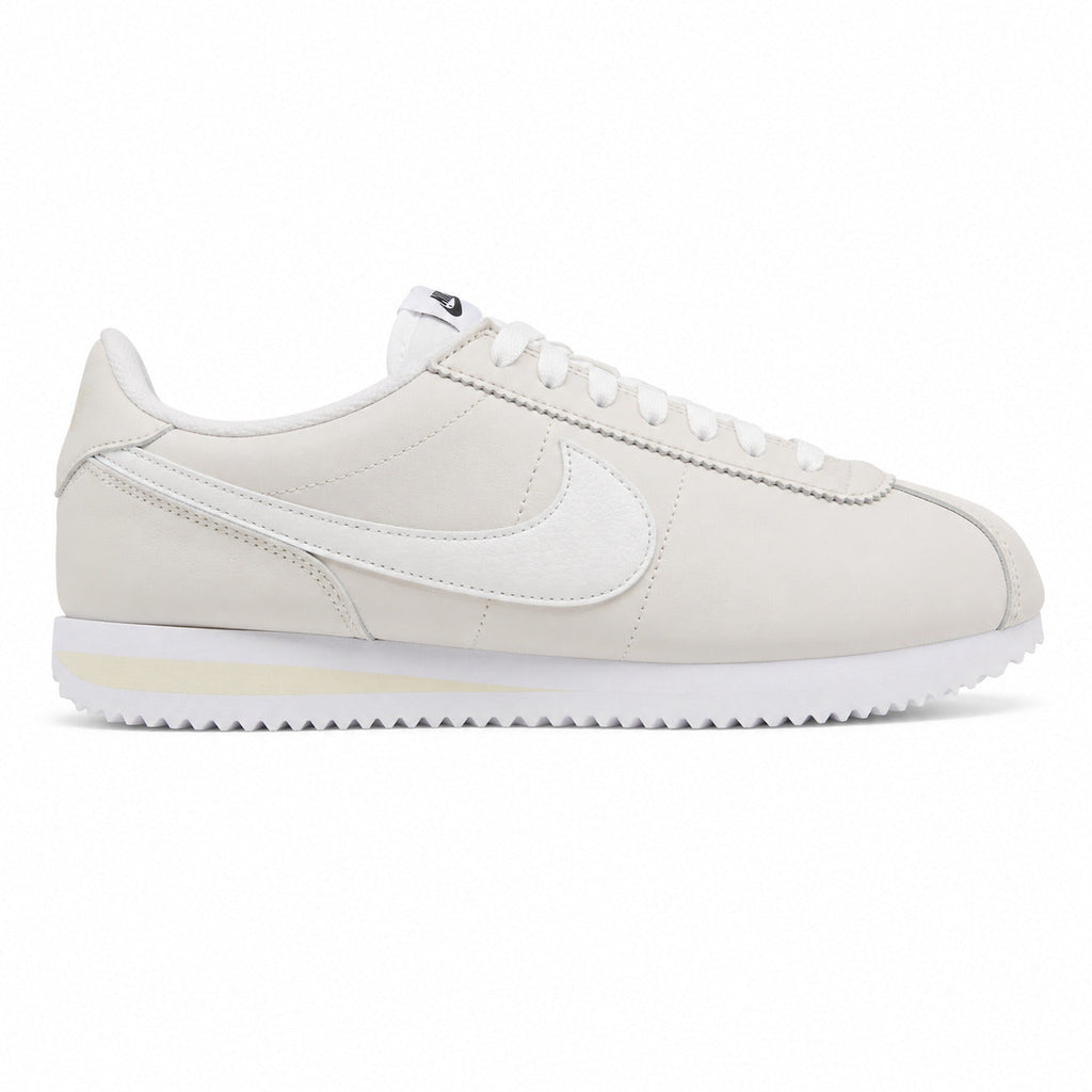 Nike Cortez crema branco lateral derecha