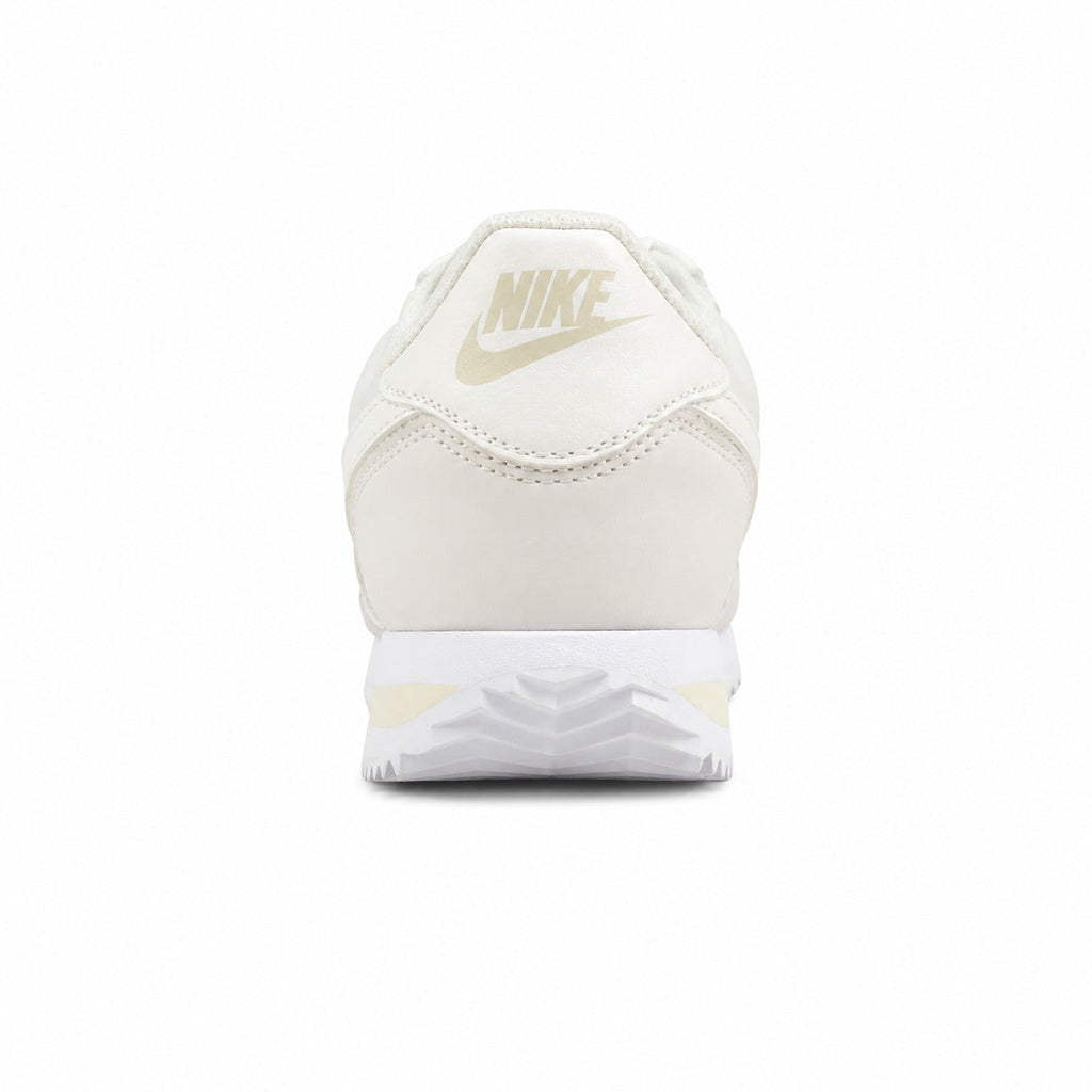 Nike Cortez crema branco detalle talón