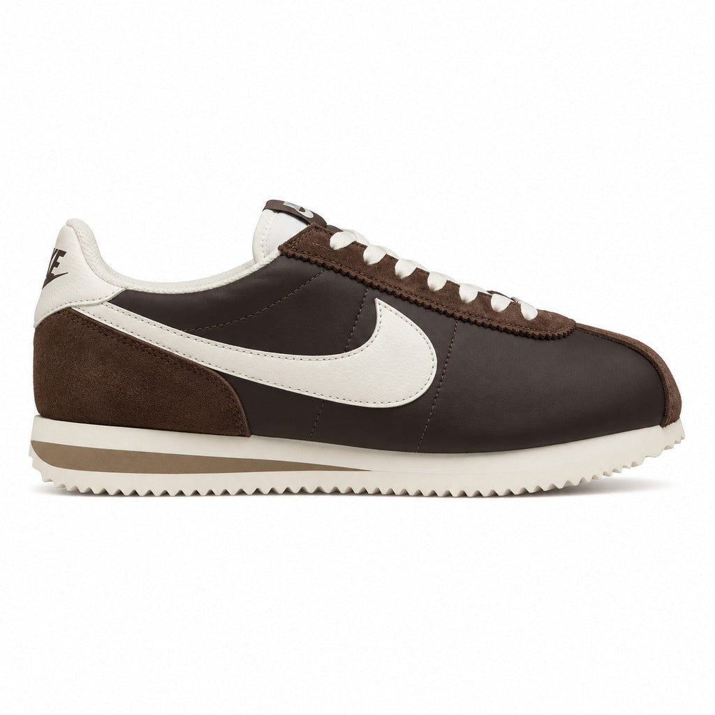 Nike Cortez castanho ante branco lateral derecha