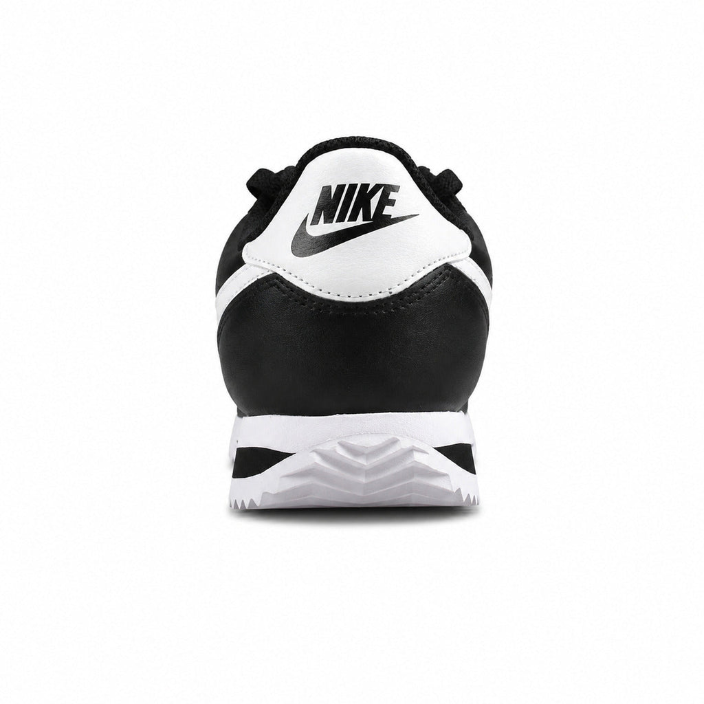 Nike Cortez preto branco detalle talón