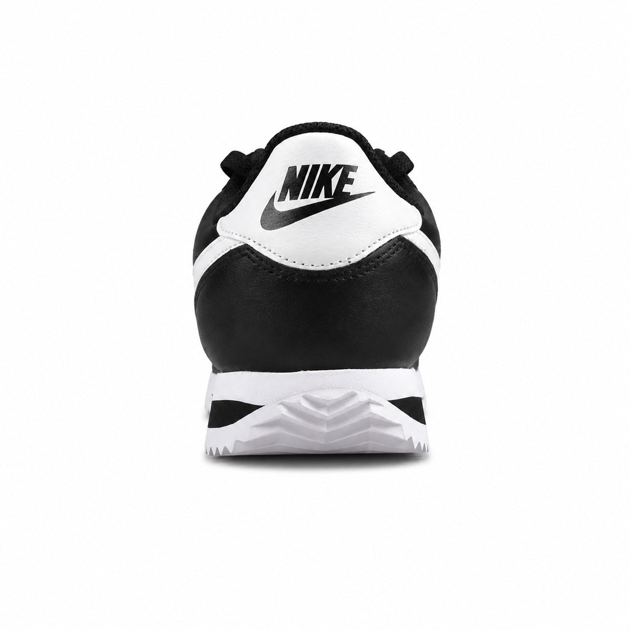 Nike Cortez preto branco detalle talón